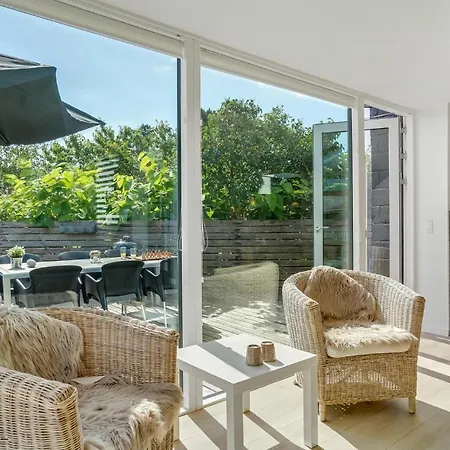 2 Bedroom Awesome In Juelsminde Sonderby (Midtjylland)