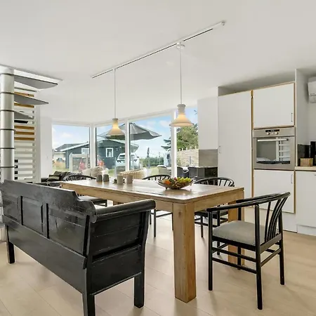 2 Bedroom Awesome In Juelsminde Sonderby (Midtjylland)