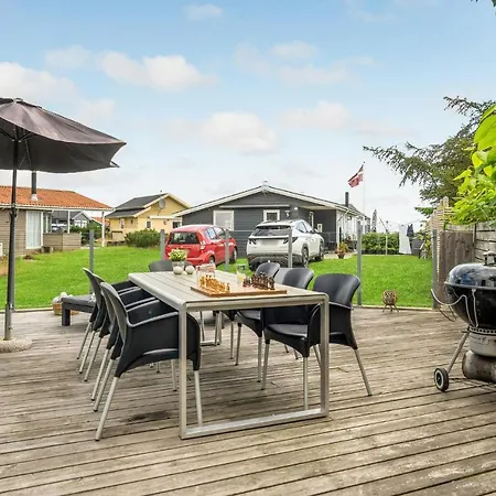 Holiday home 2 Bedroom Awesome In Juelsminde