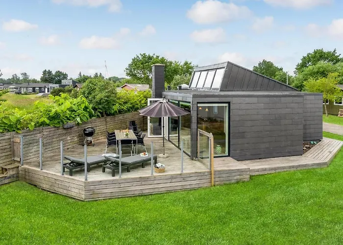 2 Bedroom Awesome In Juelsminde *