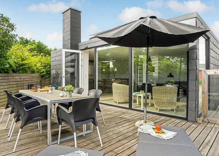 Feriehus 2 Bedroom Awesome In Juelsminde *