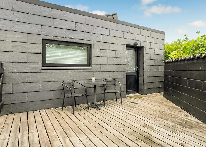 2 Bedroom Awesome In Juelsminde Vakantiehuis